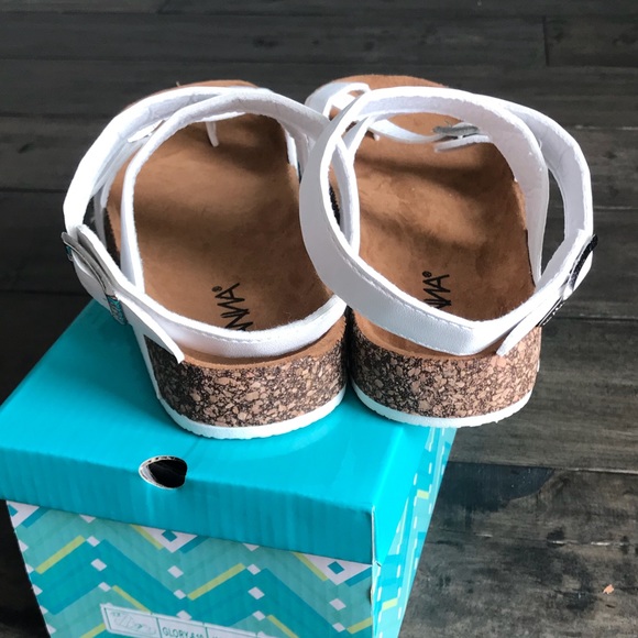 Strappy buckled cork sandal - Picture 5 of 8